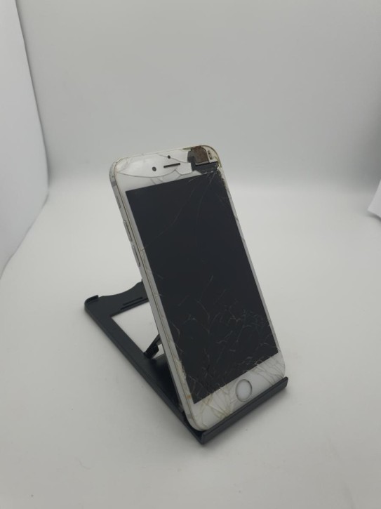 Apple Iphone 6 16GB Silver, ohne Simlock, Riss im Display!