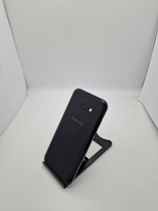 Samsung Galaxy A5 2017 32GB, A520F, Schwarz, ohne Simlock, Riss im Display Glas!